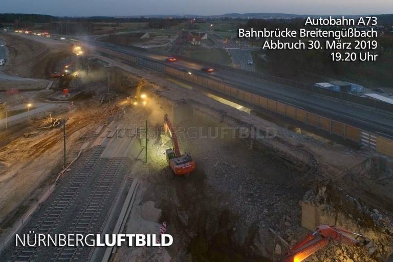 Autobahn A73, Bahnbrücke Breitengüßbach bei Nacht, Baustand 30. März 2019