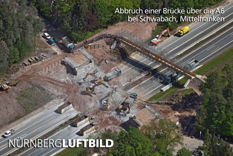 Abbruch einer Brücke über die A6 bei Schwabach, Luftbild