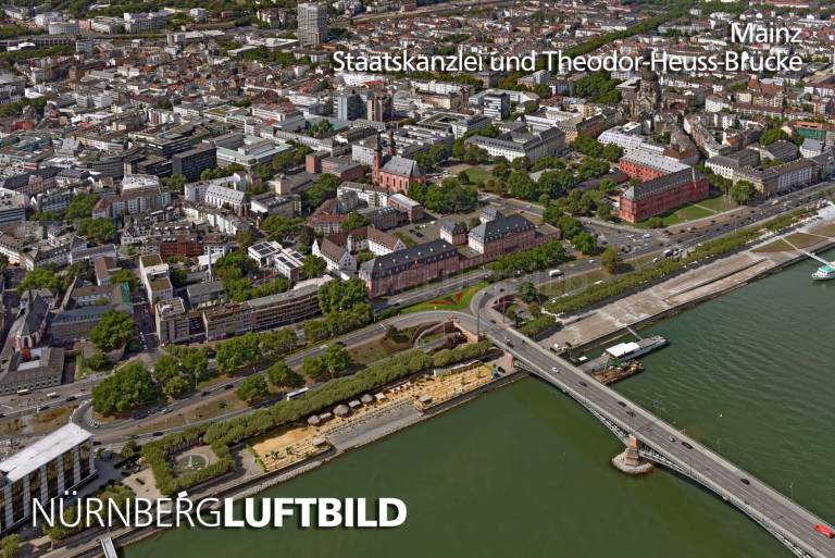 Mainz, Staatskanzlei und Theodor-Heuss-Brücke, Luftbild