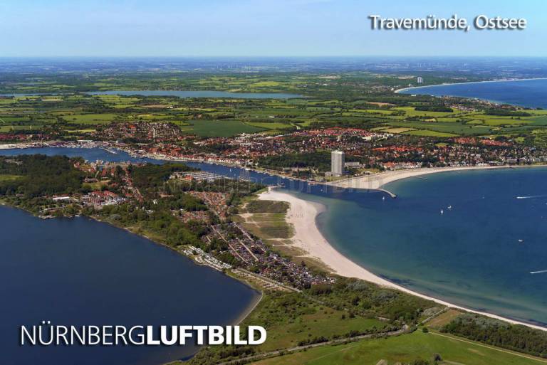 Luftaufnahme der Travemünde aus Südosten, Ostsee