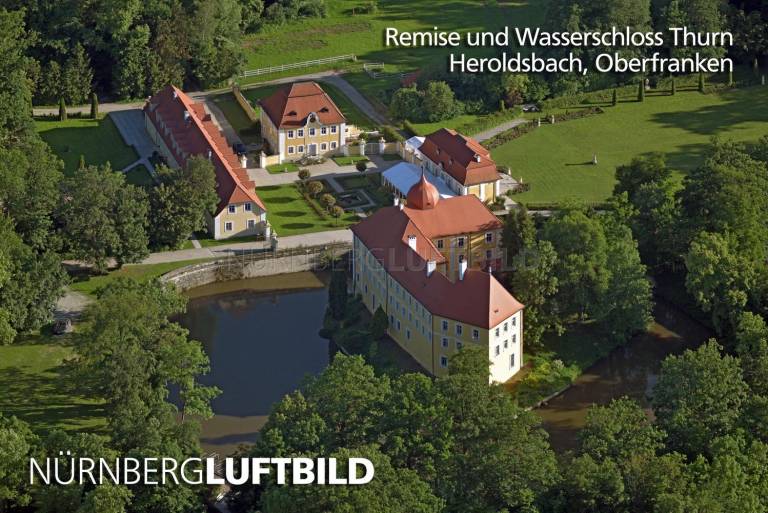 Remise und Wasserschloss Thurn, Heroldsbach, Luftbild
