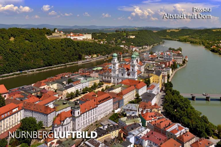 Altstadt von Passau mit Dom, Luftaufnahme