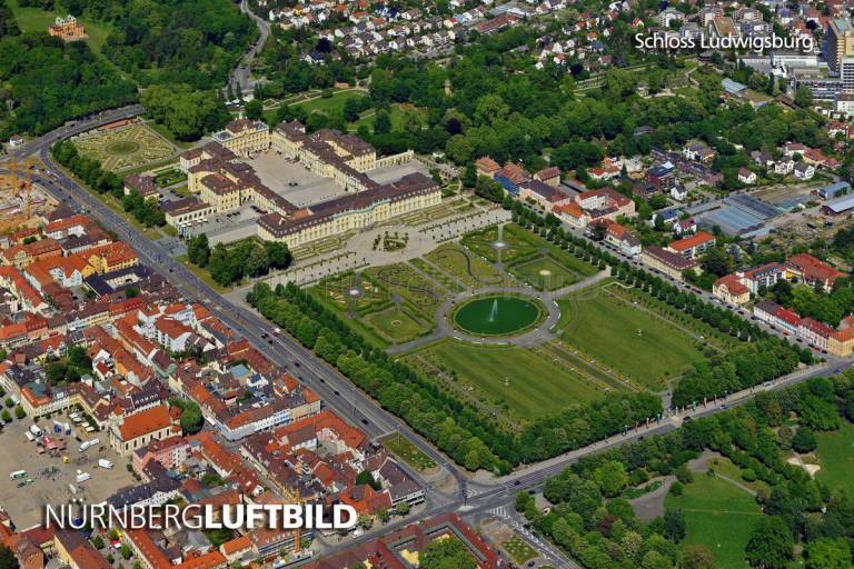 Residenzschloss Ludwigsburg mit Schlosspark und Schloss Favorite, Luftaufnahme