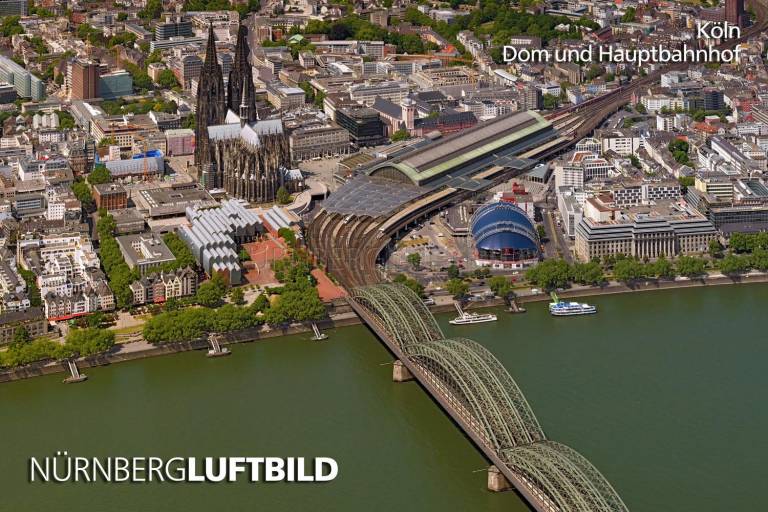 Östlicher Blick auf den Kölner Dom und Hauptbahnhof, Köln