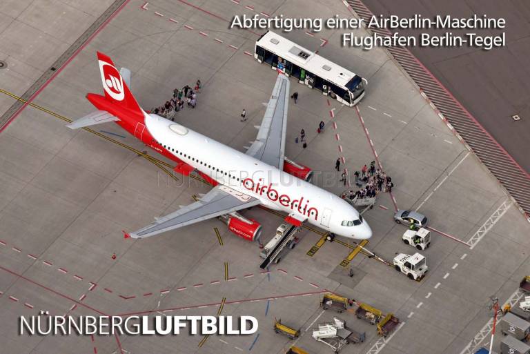 Abfertigung einer AirBerlin-Maschine, Flughafen Berlin-Tegel, Luftbild