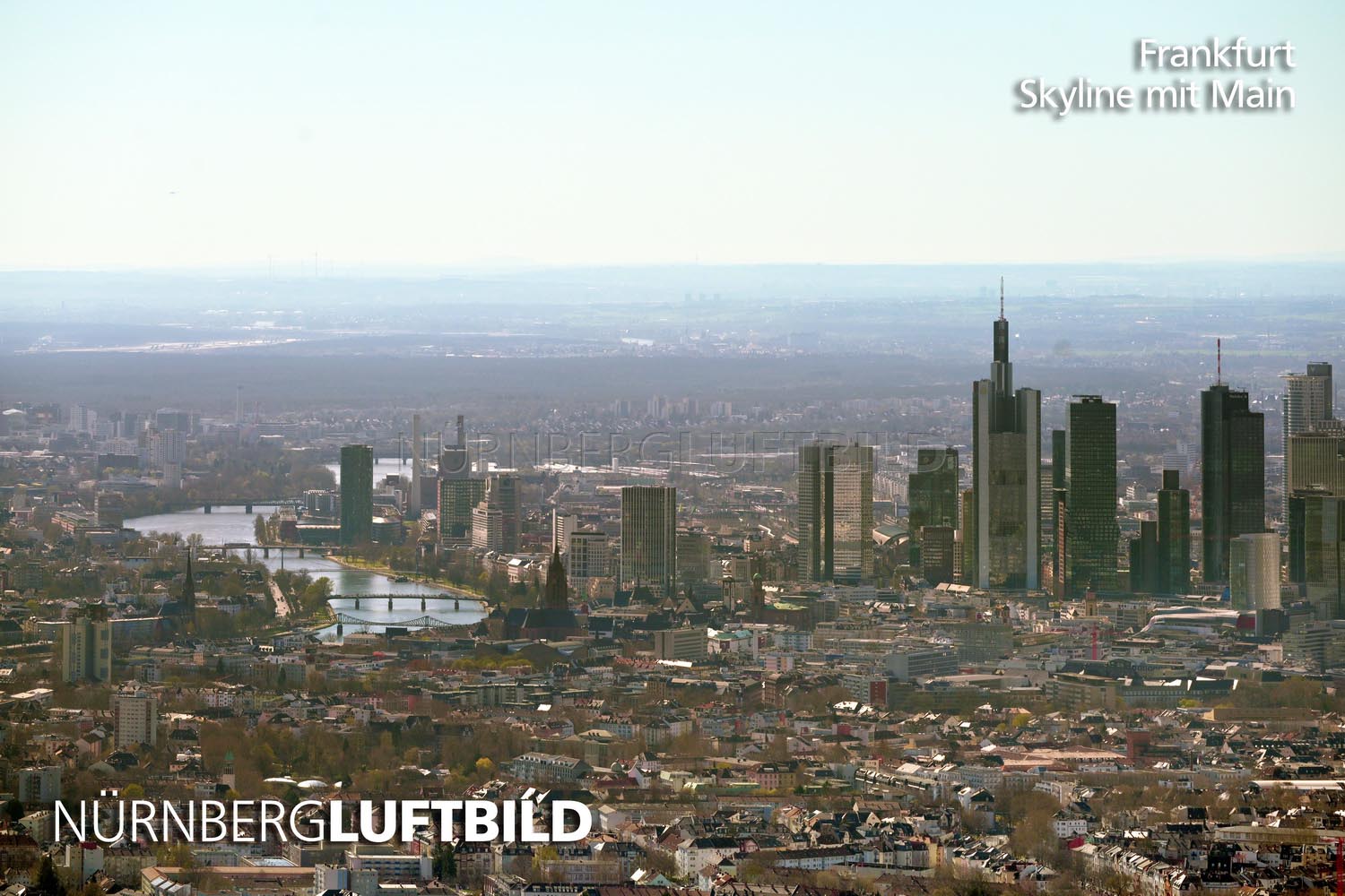 Frankfurt, Skyline mit Main