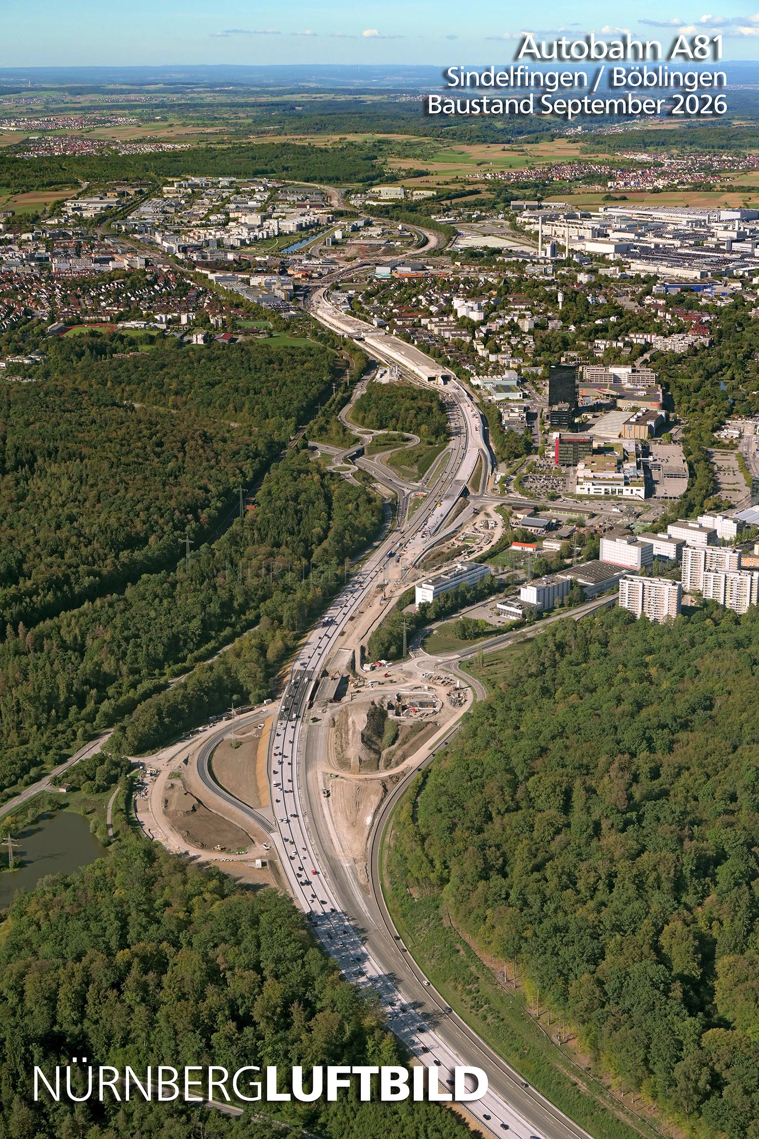 Luftbild des sechsstreifigen Ausbaus der A81 zwischen Sindelfingen und Böblingen mit Lärmschutztunnel