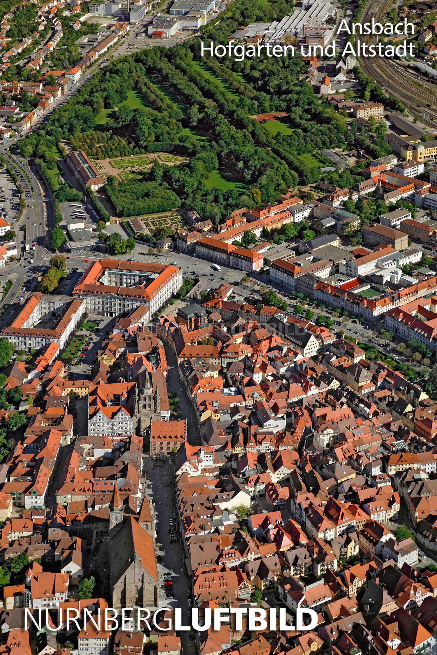 Ansbach, Hofgarten und Altstadt, Luftaufnahme