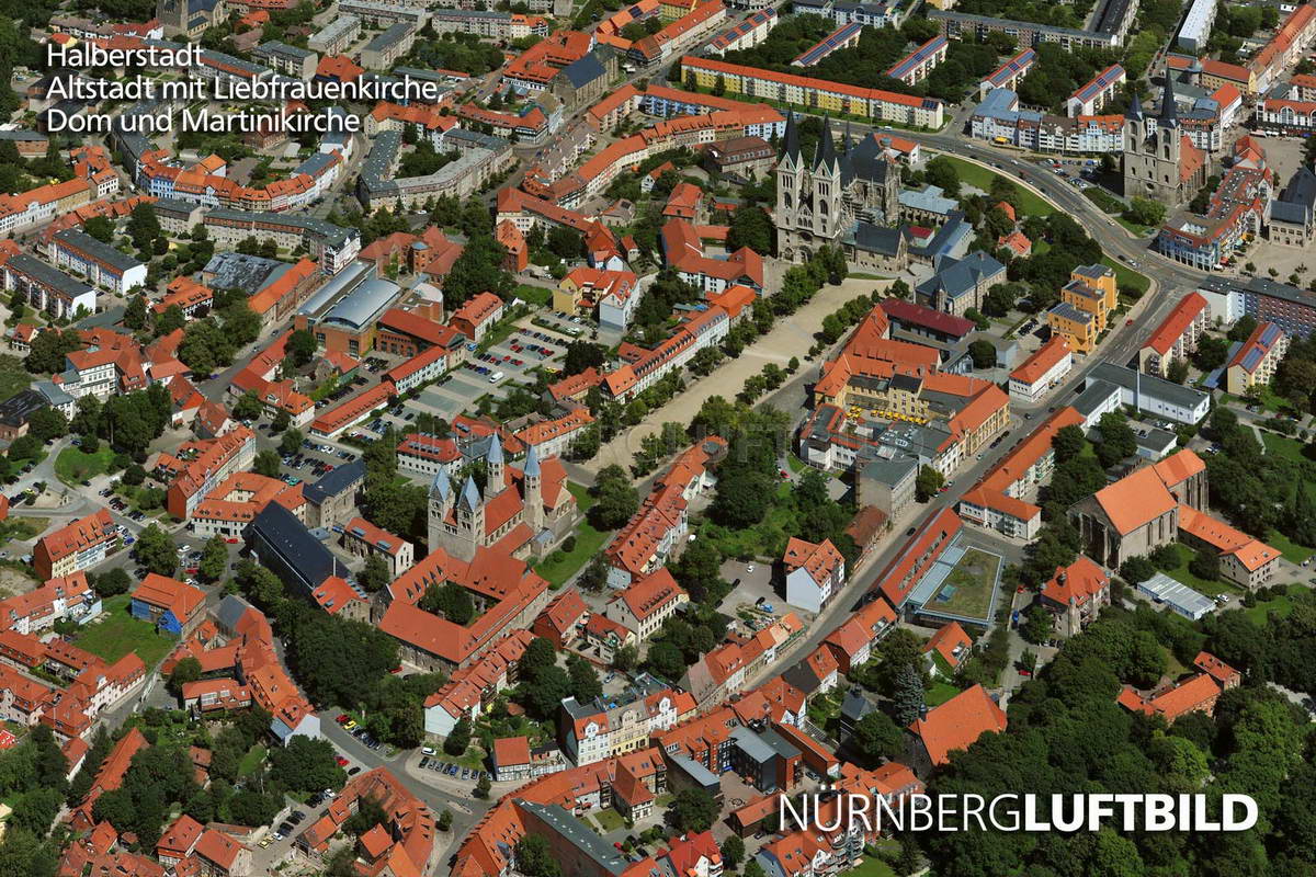 Halberstadt, Altstadt mit Liebfrauenkirche, Dom und Martinikirche, Luftaufnahme