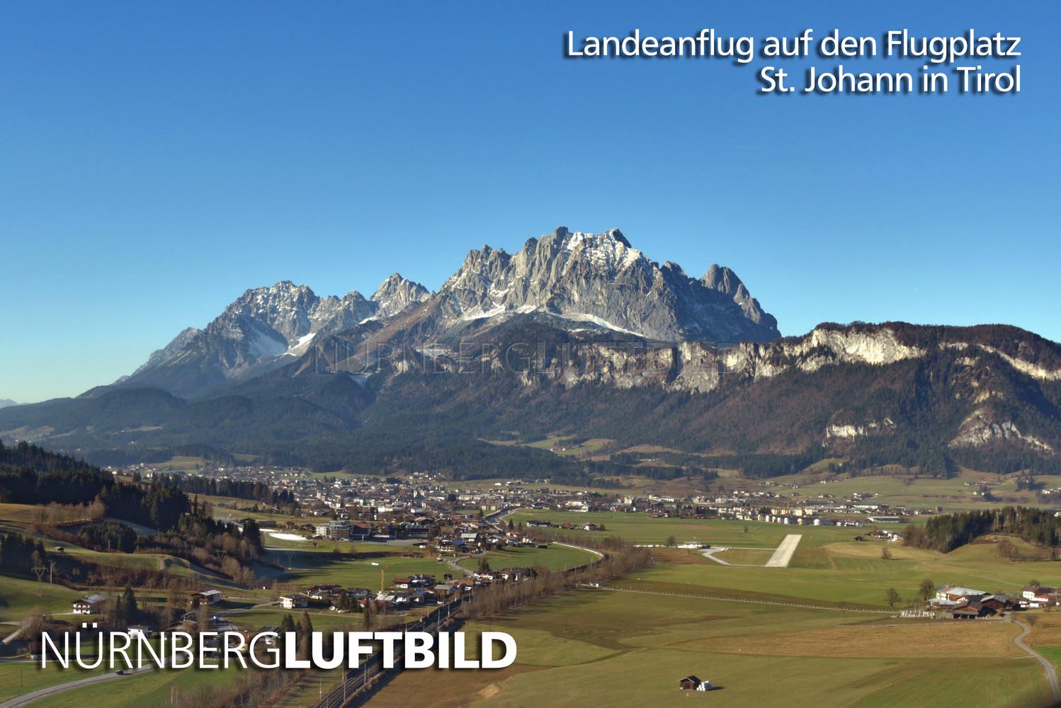 Landeanflug auf den Flugplatz St. Johann in Tirol, Luftbild