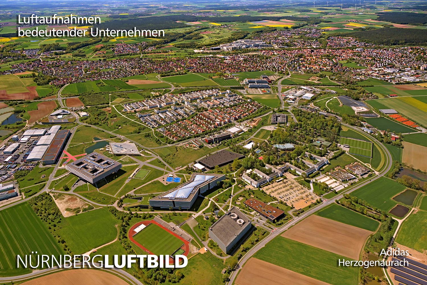 Luftbild der adidas-Konzernzentrale World of Sports mit Arena-Geb&auml;ude in Herzogenaurach