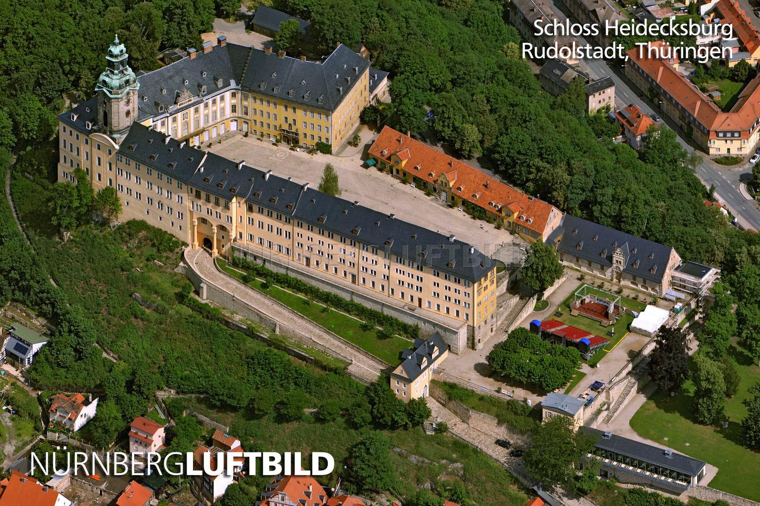 Luftbild des Residenzschlosses Heidecksburg der Fürsten von Schwarzburg-Rudolstadt